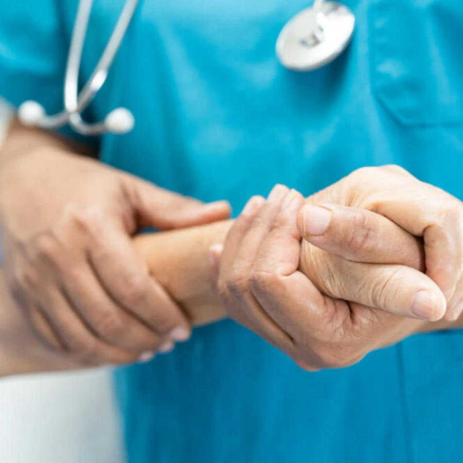 Médico, enfermería y servicio farmacéutico Médico, enfermería y servicio farmacéutico